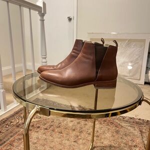 NISOLO CHELSEA BOOTS